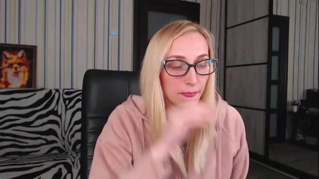 Image 11 of vikaericka Stream on Chaturbate on 2 months ago