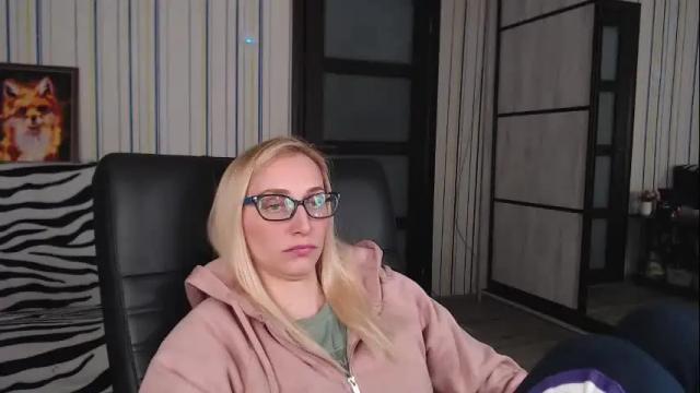 Image 6 of vikaericka Stream on Chaturbate on 2 months ago