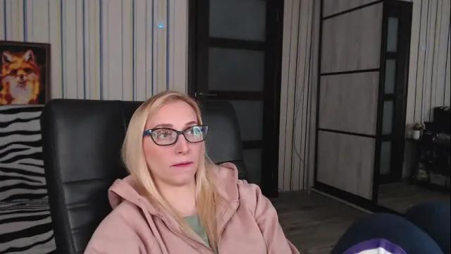 Image 8 of vikaericka Stream on Chaturbate on 2 months ago