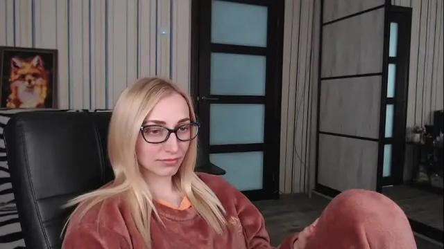 Image 10 of vikaericka Stream on Chaturbate on 2 months ago