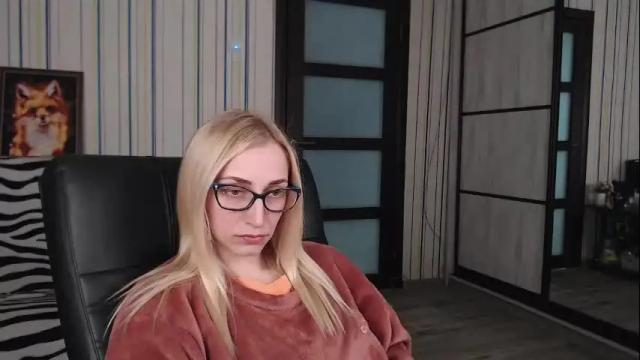 Image 11 of vikaericka Stream on Chaturbate on 2 months ago