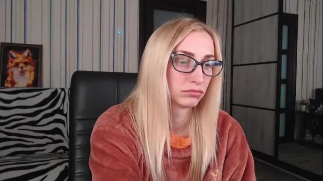 Image 12 of vikaericka Stream on Chaturbate on 2 months ago