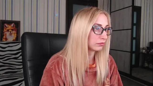 Image 3 of vikaericka Stream on Chaturbate on 2 months ago