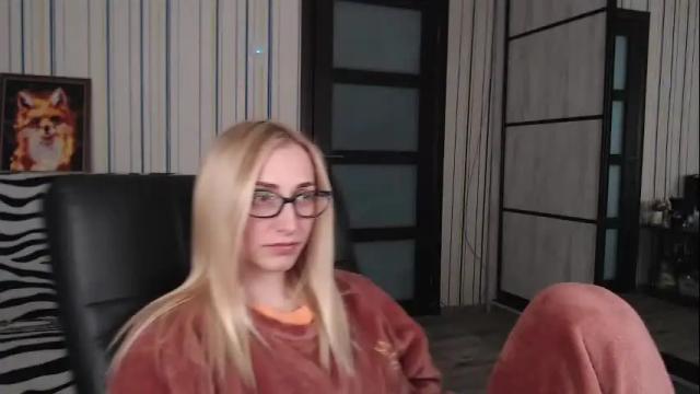 Image 7 of vikaericka Stream on Chaturbate on 2 months ago