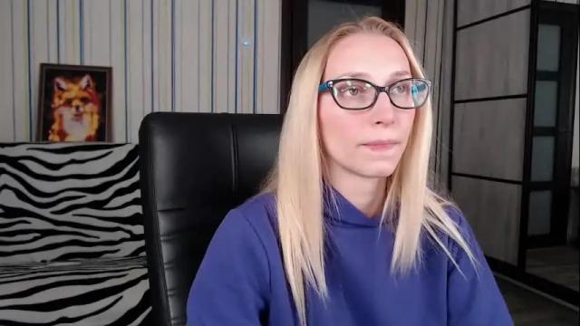 Image 2 of vikaericka Stream on Chaturbate on 2 months ago