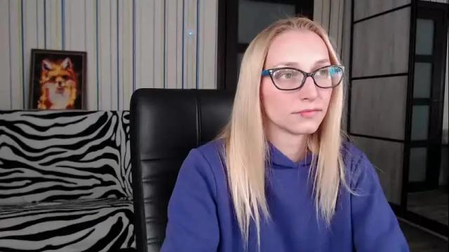 Image 4 of vikaericka Stream on Chaturbate on 2 months ago