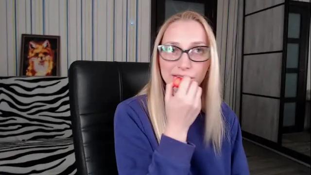 Image 6 of vikaericka Stream on Chaturbate on 2 months ago