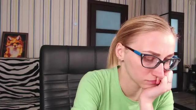Image 2 of vikaericka Stream on Chaturbate on 1 month ago