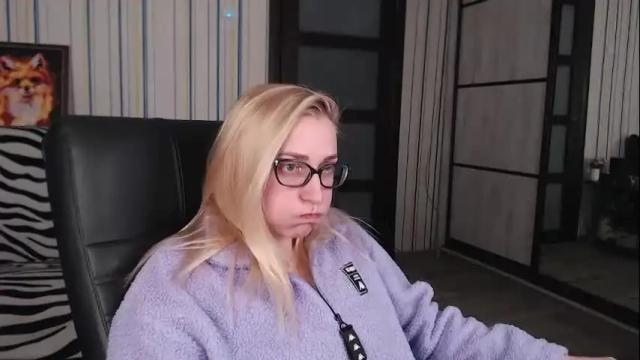 Image 12 of vikaericka Stream on Chaturbate on 1 month ago