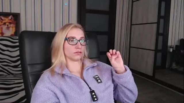 Image 3 of vikaericka Stream on Chaturbate on 1 month ago