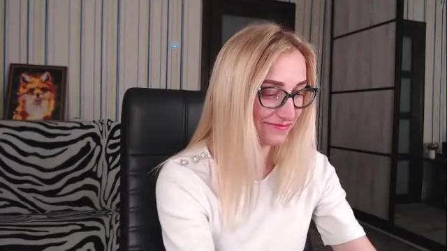 Image 12 of vikaericka Stream on Chaturbate on 1 month ago