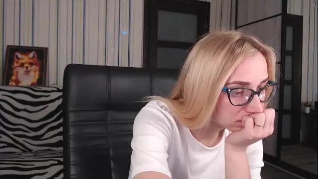 Image 4 of vikaericka Stream on Chaturbate on 1 month ago