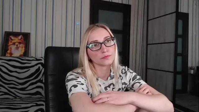 Image 2 of vikaericka Stream on Chaturbate on 1 month ago