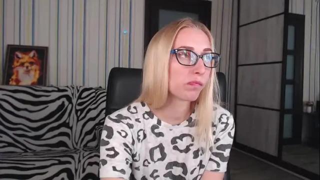 Image 4 of vikaericka Stream on Chaturbate on 1 month ago