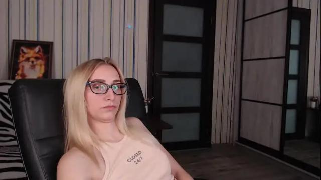 Image 10 of vikaericka Stream on Chaturbate on 1 month ago