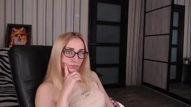 Image 8 of vikaericka Stream on Chaturbate on 1 month ago
