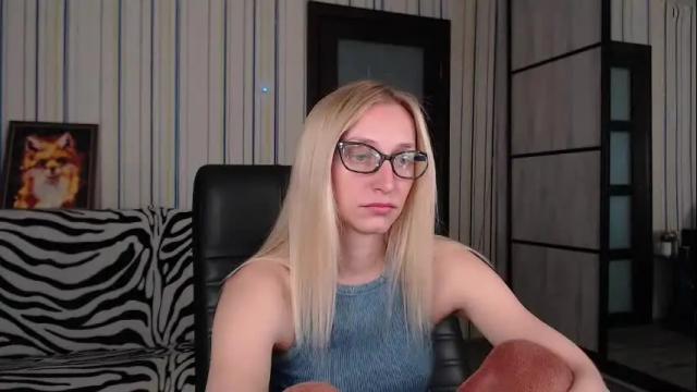 Image 12 of vikaericka Stream on Chaturbate on 28 days ago