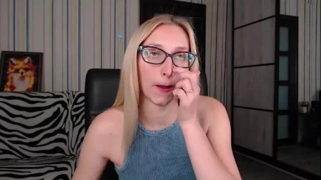 Image 3 of vikaericka Stream on Chaturbate on 28 days ago