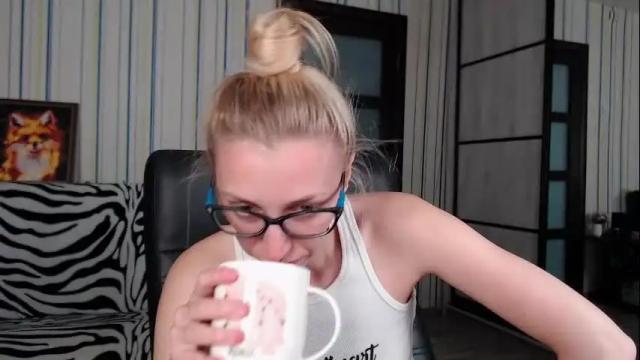 Image 2 of vikaericka Stream on Chaturbate on 23 days ago