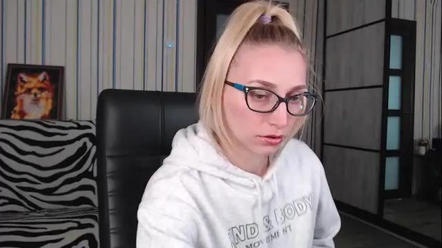 Image 12 of vikaericka Stream on Chaturbate on 21 days ago