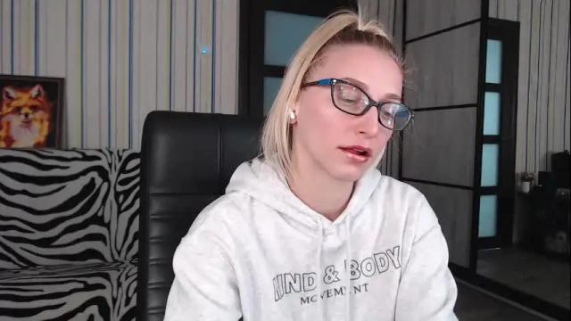 Image 2 of vikaericka Stream on Chaturbate on 21 days ago