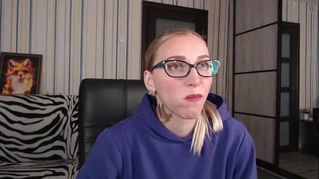 Image 4 of vikaericka Stream on Chaturbate on 11 days ago