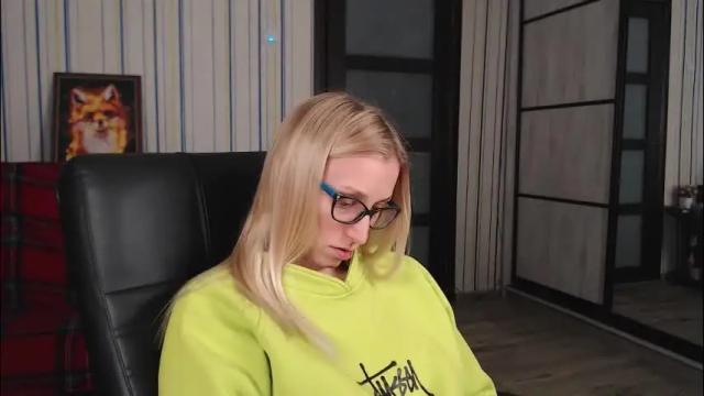 Image 11 of vikaericka Stream on Chaturbate on 4 months ago