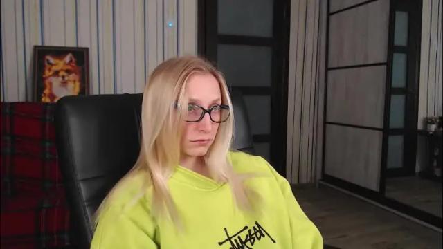 Image 2 of vikaericka Stream on Chaturbate on 4 months ago