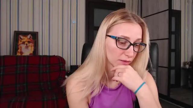 Image 10 of vikaericka Stream on Chaturbate on 4 months ago