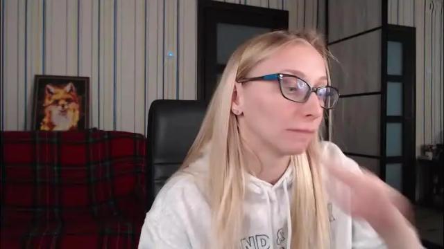 Image 3 of vikaericka Stream on Chaturbate on 3 months ago