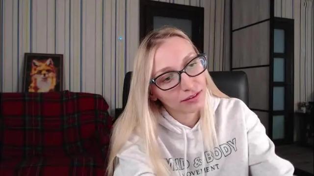 Image 4 of vikaericka Stream on Chaturbate on 3 months ago