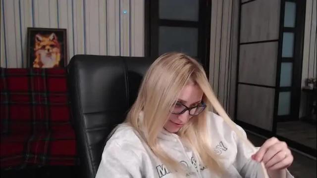 Image 7 of vikaericka Stream on Chaturbate on 3 months ago