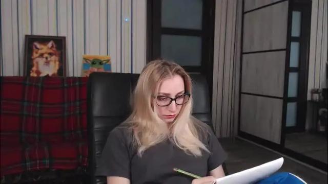 Image 12 of vikaericka Stream on Chaturbate on 2 months ago