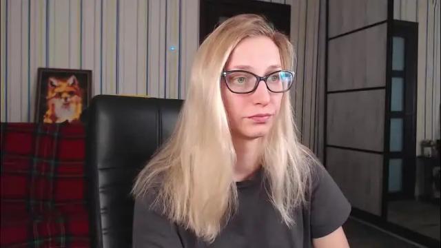 Image 2 of vikaericka Stream on Chaturbate on 2 months ago