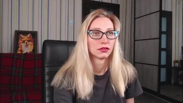 Image 8 of vikaericka Stream on Chaturbate on 2 months ago