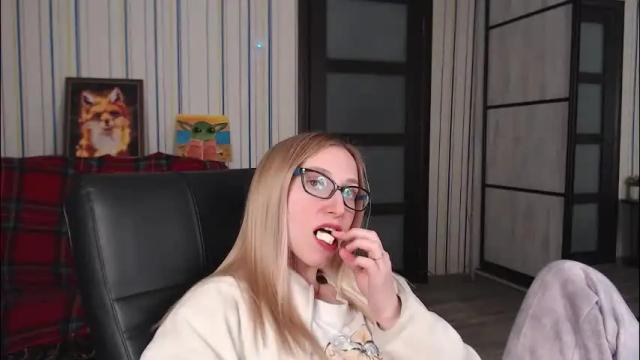 Image 7 of vikaericka Stream on Chaturbate on 2 months ago