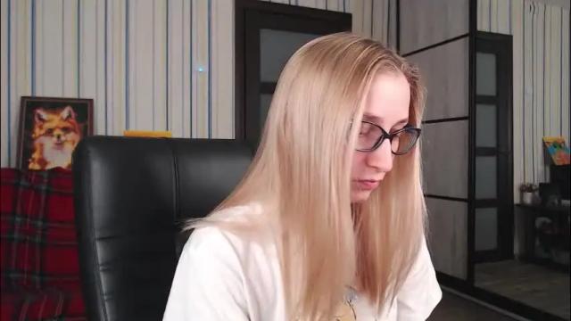 Image 2 of vikaericka Stream on Chaturbate on 2 months ago