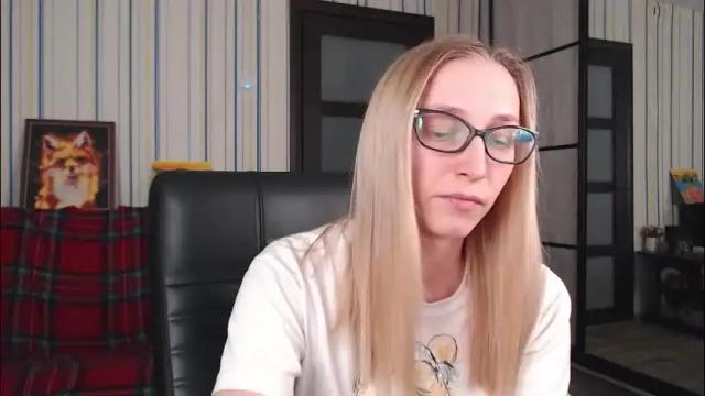 Image 4 of vikaericka Stream on Chaturbate on 2 months ago