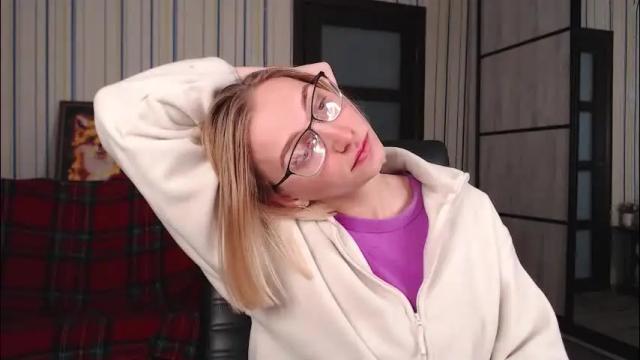 Image 11 of vikaericka Stream on Chaturbate on 2 months ago