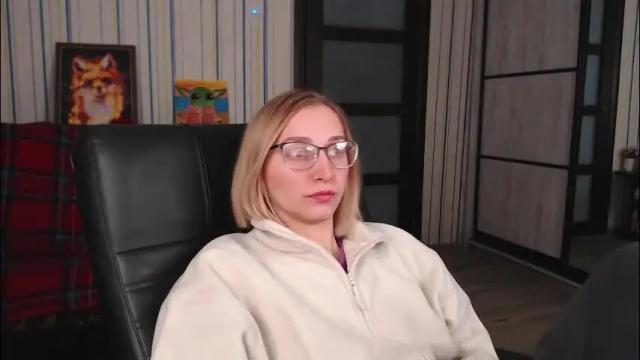 Image 2 of vikaericka Stream on Chaturbate on 2 months ago