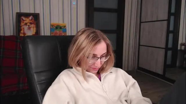 Image 4 of vikaericka Stream on Chaturbate on 2 months ago