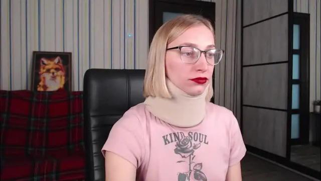 Image 12 of vikaericka Stream on Chaturbate on 2 months ago