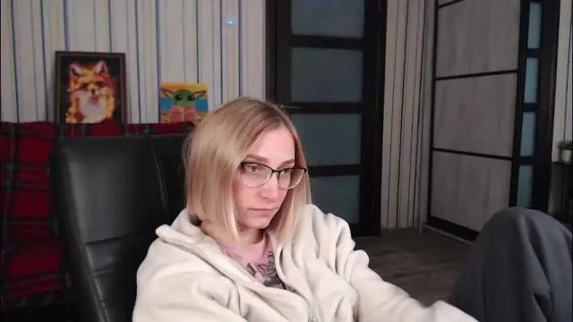 Image 2 of vikaericka Stream on Chaturbate on 2 months ago