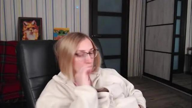 Image 3 of vikaericka Stream on Chaturbate on 2 months ago