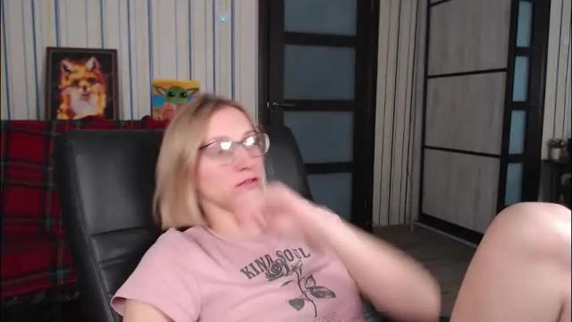 Image 11 of vikaericka Stream on Chaturbate on 2 months ago