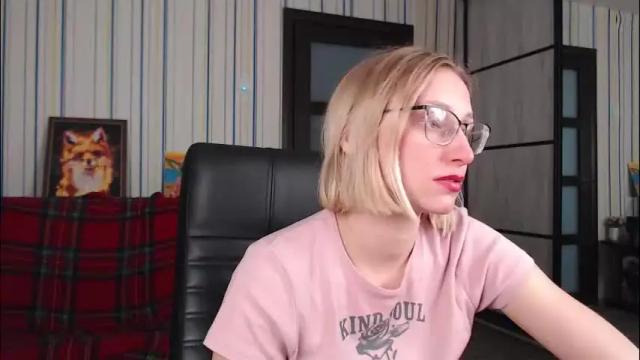 Image 2 of vikaericka Stream on Chaturbate on 2 months ago