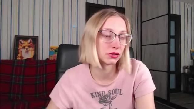 Image 3 of vikaericka Stream on Chaturbate on 2 months ago