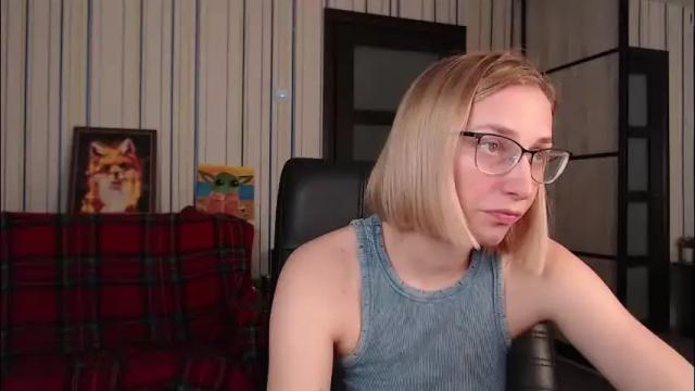 Image 11 of vikaericka Stream on Chaturbate on 1 month ago