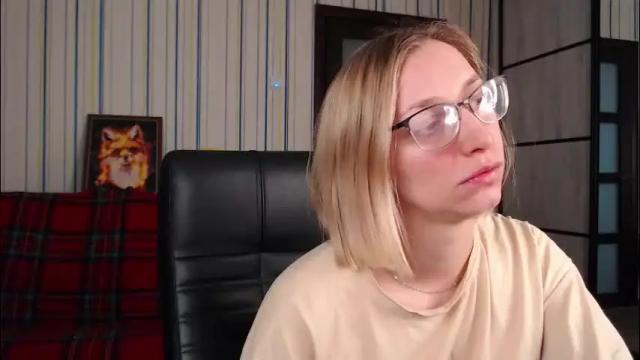 Image 4 of vikaericka Stream on Chaturbate on 1 month ago