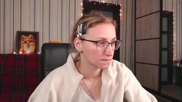 Image 11 of vikaericka Stream on Chaturbate on 28 days ago